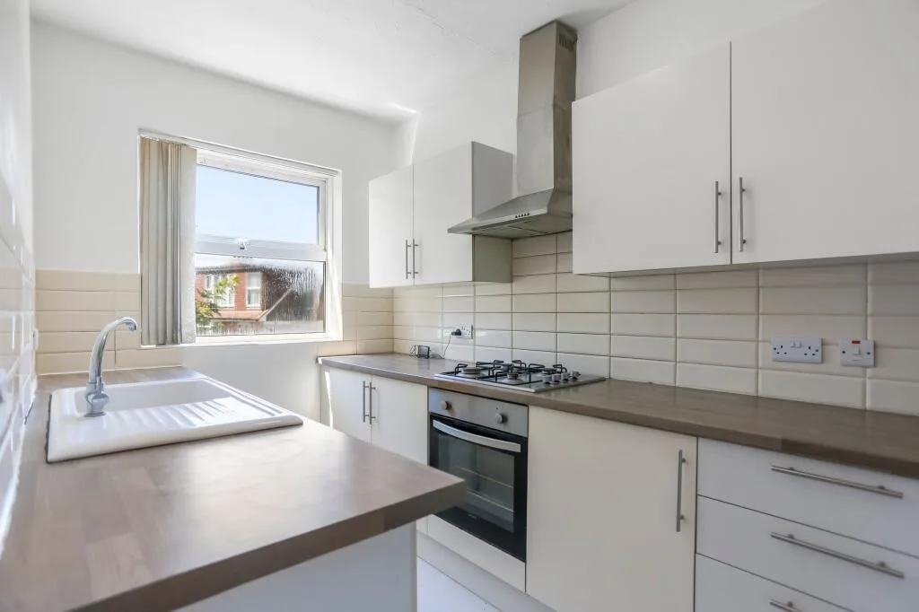 4 bedroom maisonette for rent