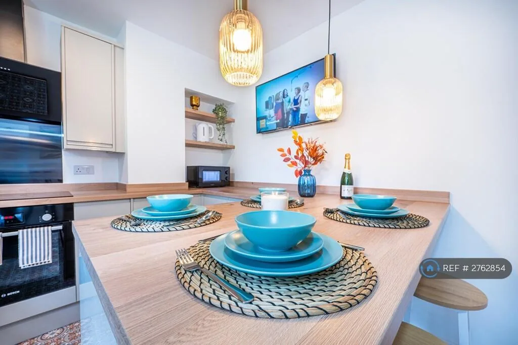 1 bedroom house share for rent