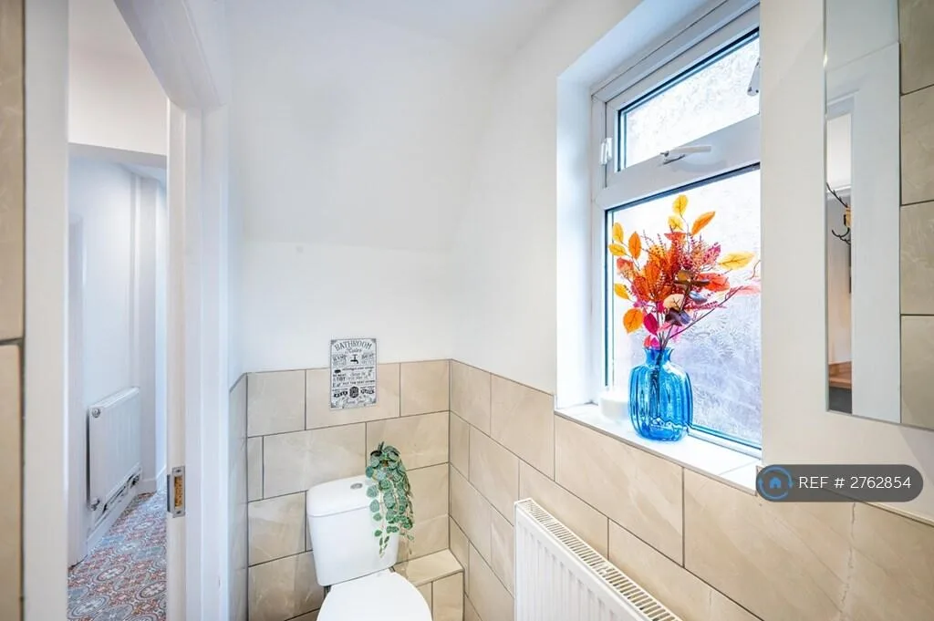 1 bedroom house share for rent