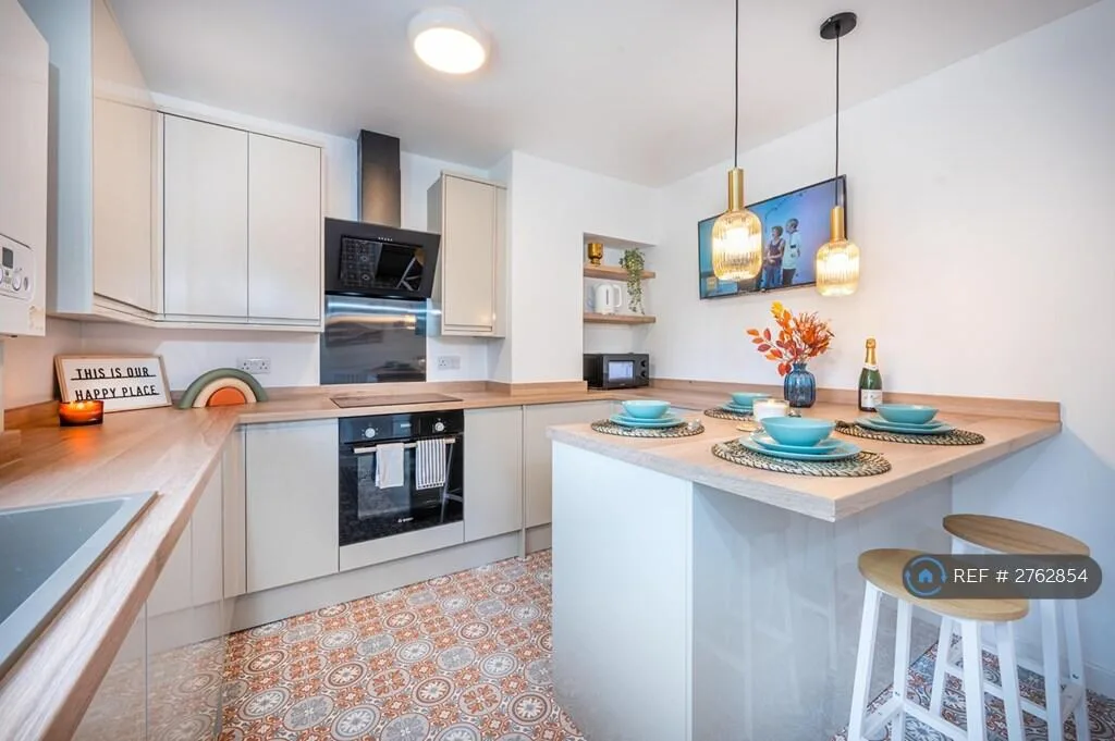 1 bedroom house share for rent