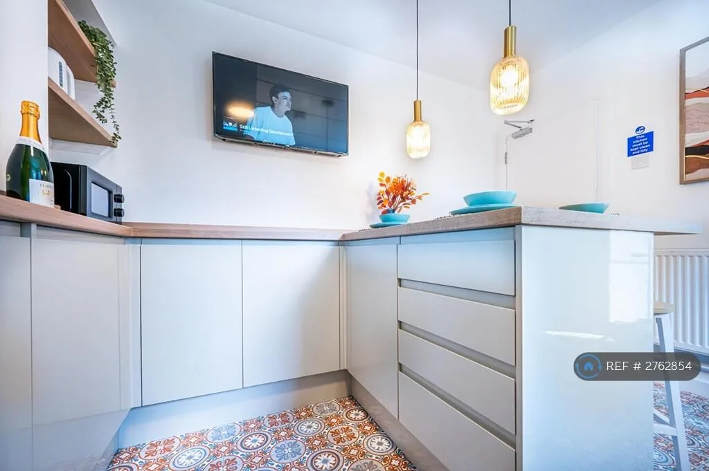 1 bedroom house share for rent