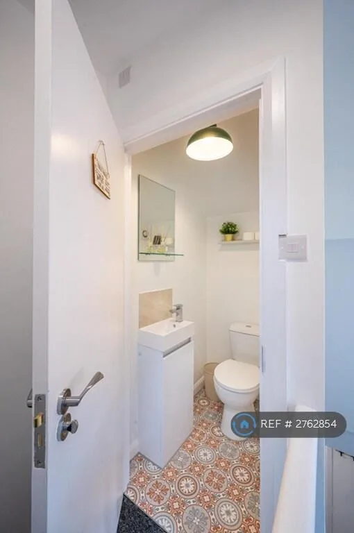 1 bedroom house share for rent