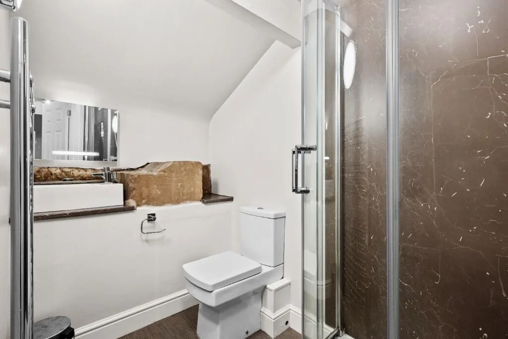 2 bedroom penthouse for rent