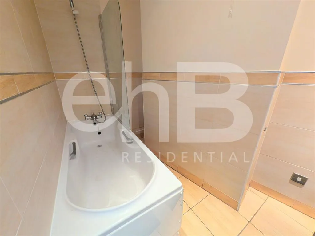 2 bedroom town house for rent