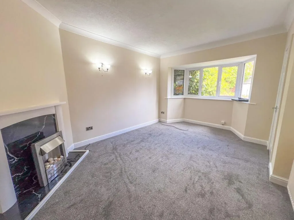3 bedroom semi-detached house for rent