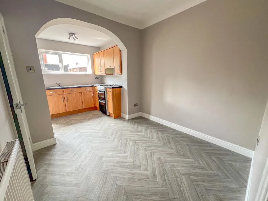3 bedroom semi-detached house for rent