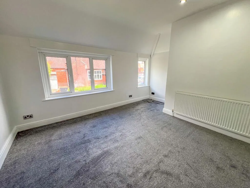3 bedroom semi-detached house for rent