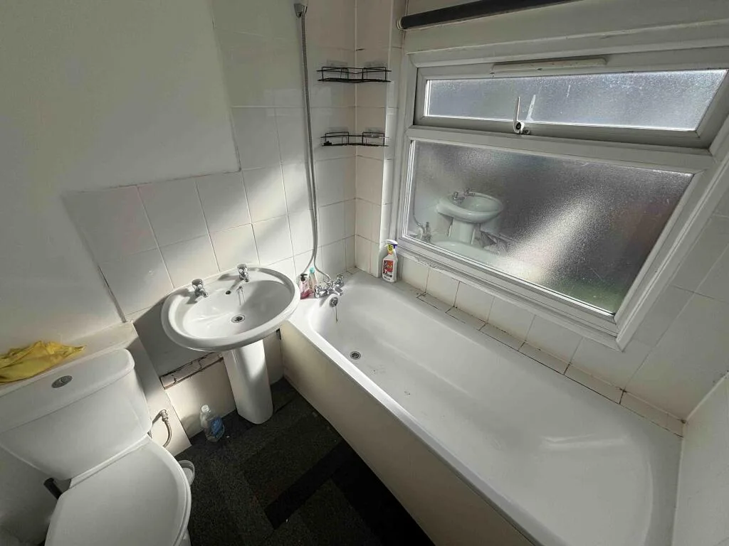 2 bedroom mews property for rent