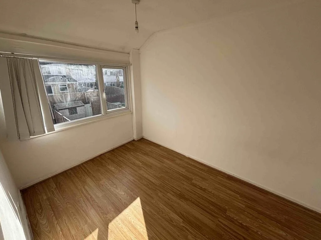 2 bedroom mews property for rent