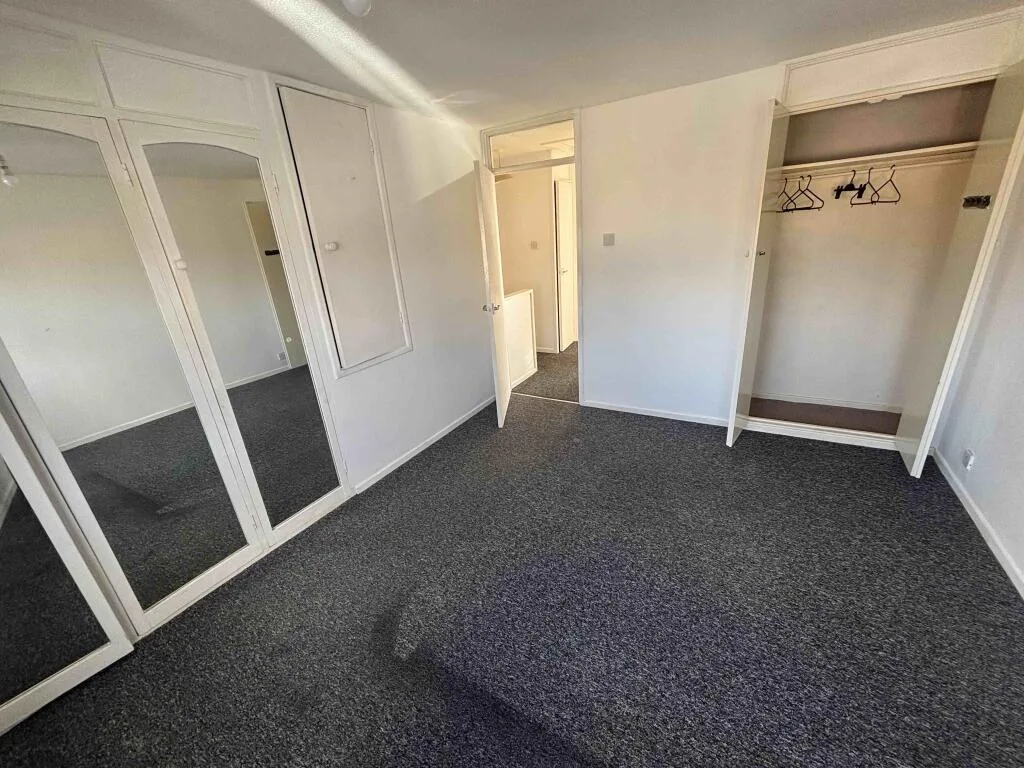 2 bedroom mews property for rent