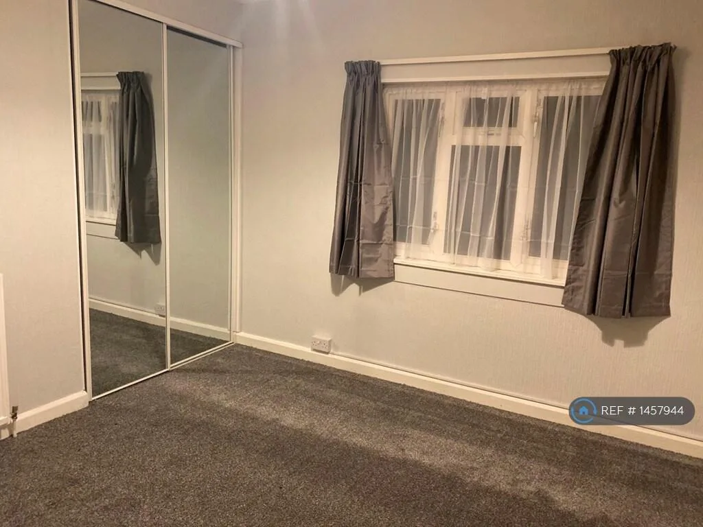 2 bedroom semi-detached house for rent
