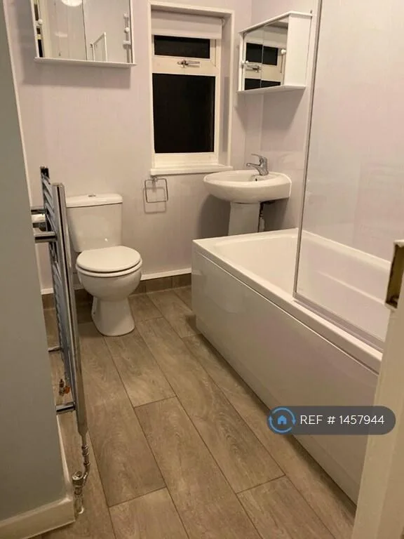 2 bedroom semi-detached house for rent