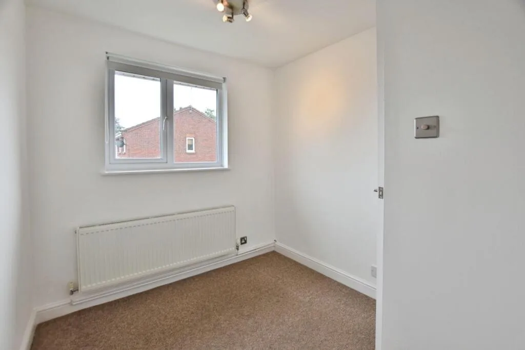 3 bedroom semi-detached house for rent