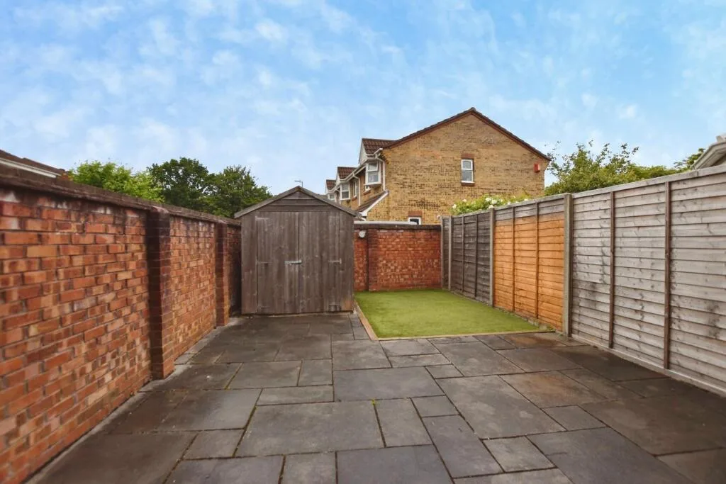 3 bedroom semi-detached house for rent