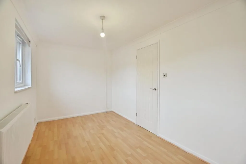 3 bedroom semi-detached house for rent
