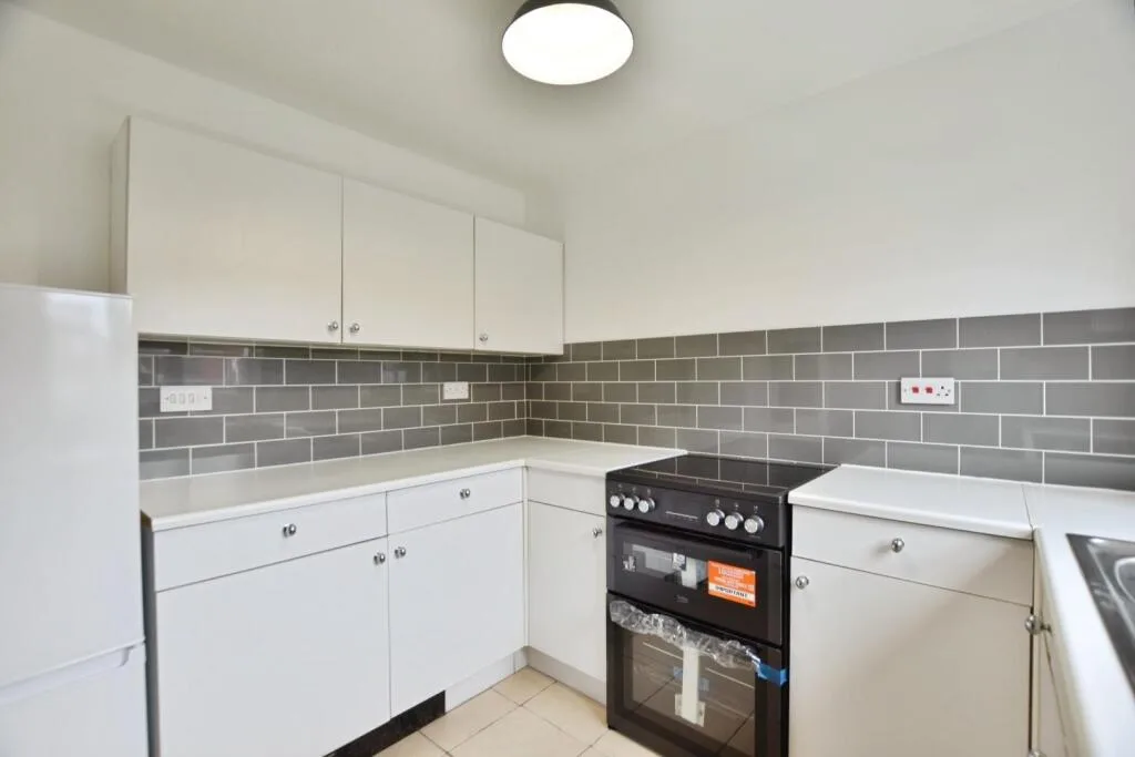 3 bedroom semi-detached house for rent