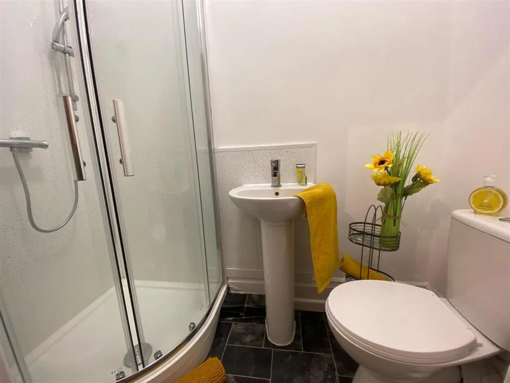 1 bedroom house share for rent