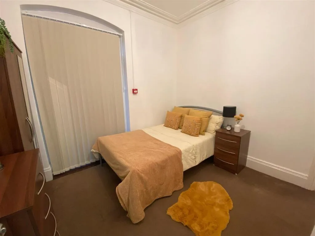 1 bedroom house share for rent