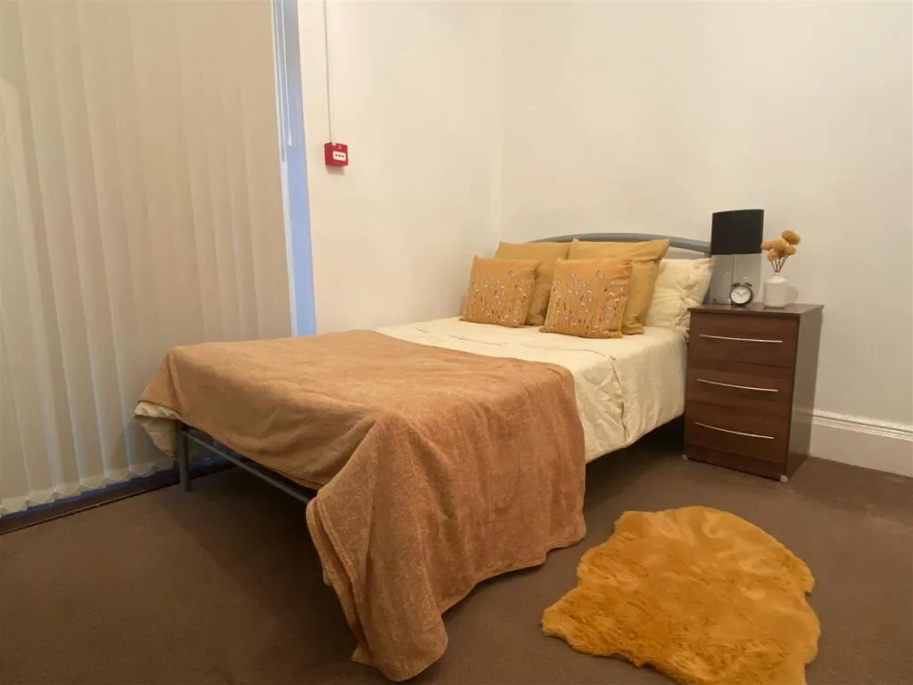 1 bedroom house share for rent