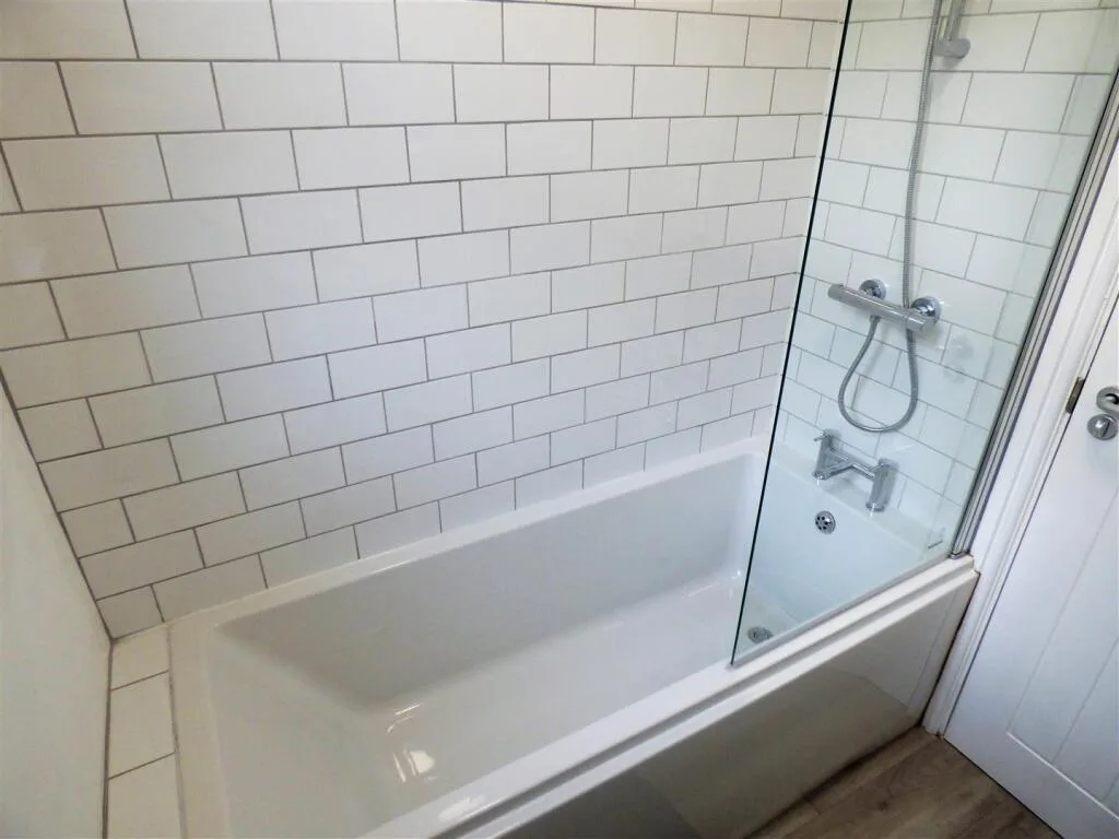 1 bedroom house share for rent