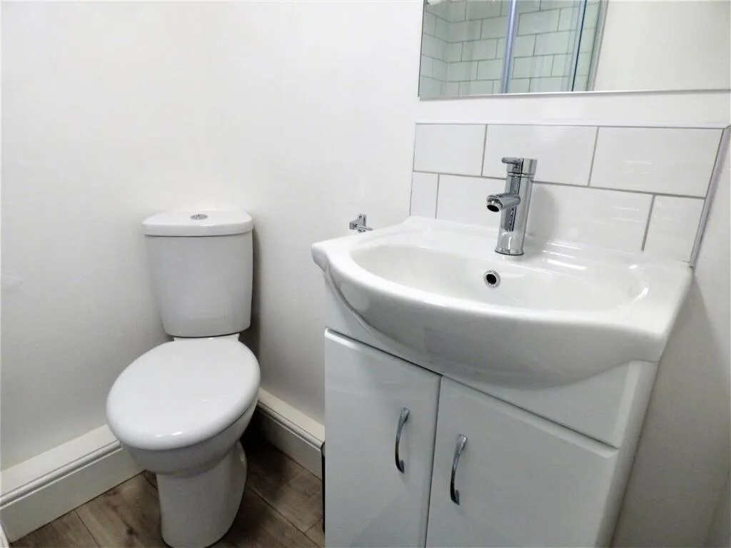 1 bedroom house share for rent