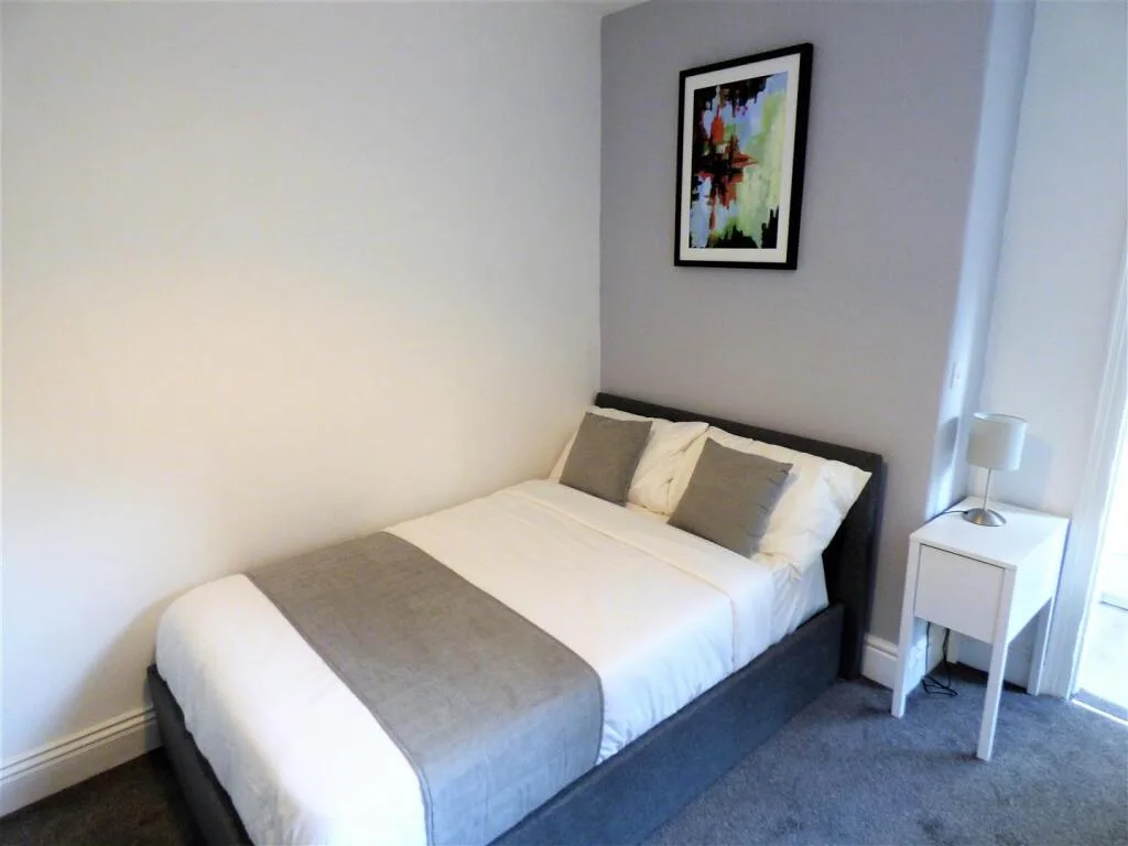 1 bedroom house share for rent