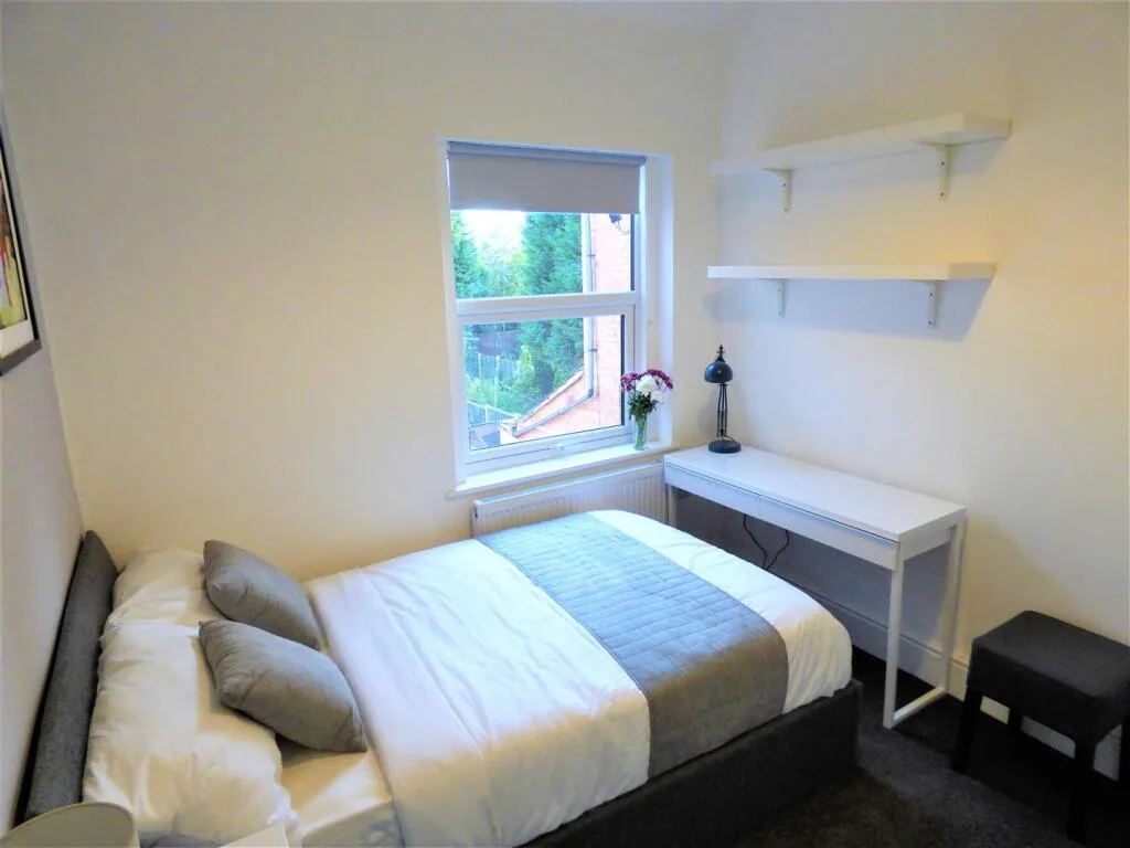 1 bedroom house share for rent