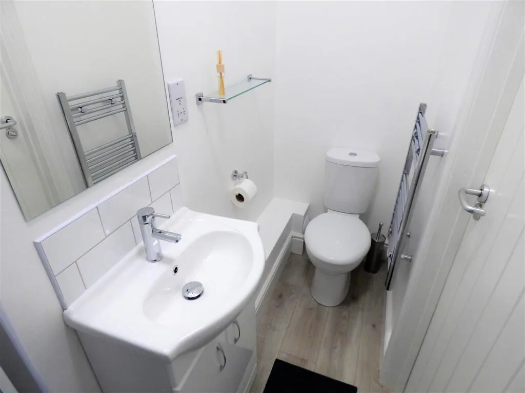 1 bedroom house share for rent