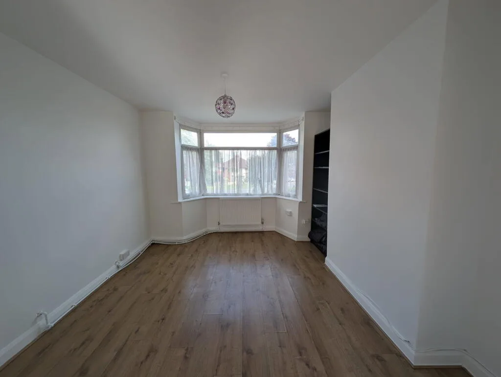 3 bedroom semi-detached house for rent