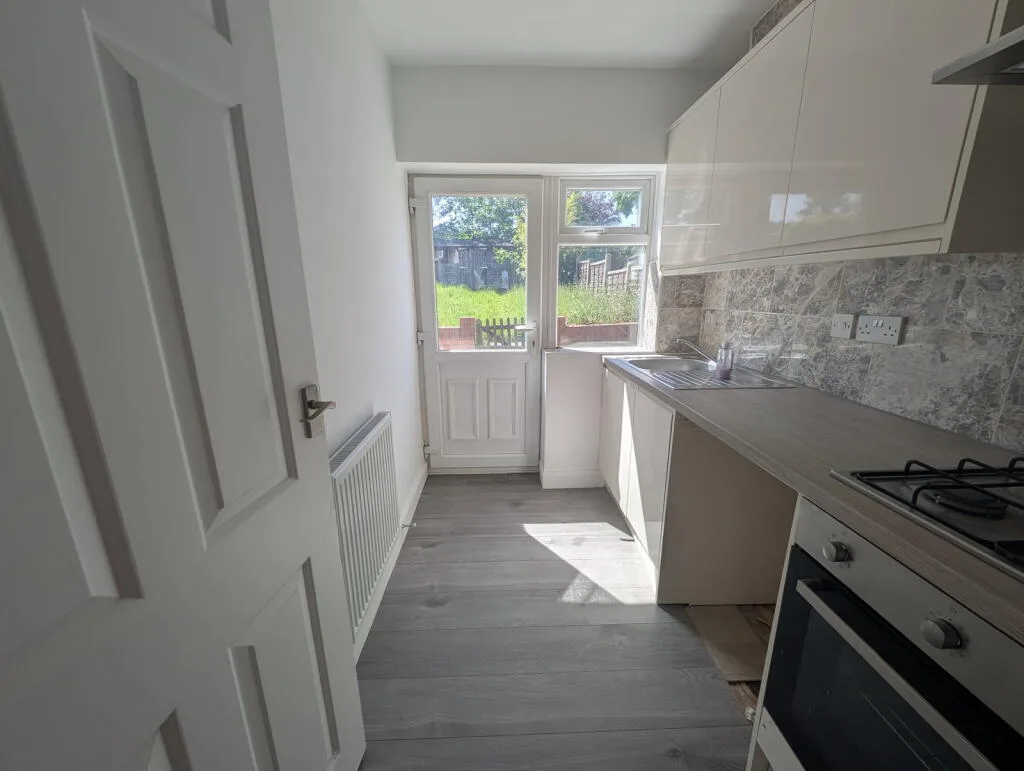 3 bedroom semi-detached house for rent