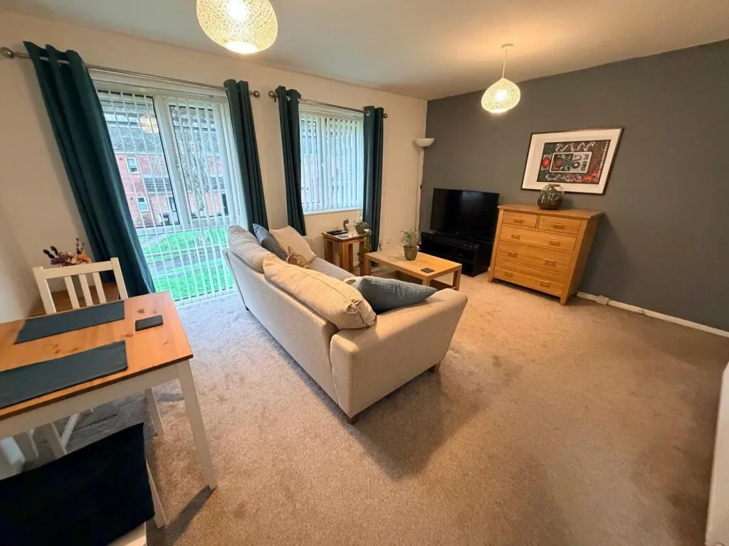 2 bedroom maisonette for rent