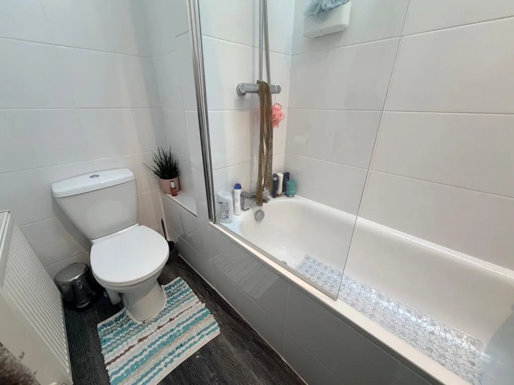2 bedroom maisonette for rent