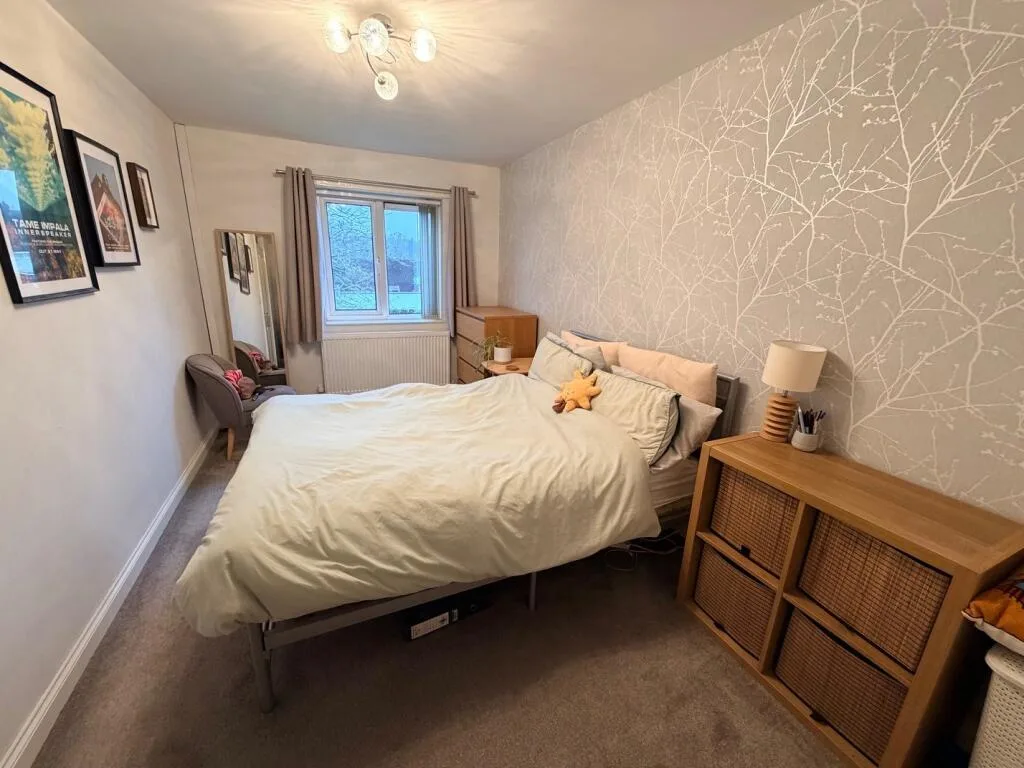 2 bedroom maisonette for rent