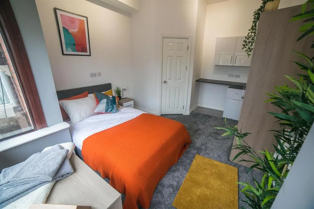 1 bedroom house share for rent