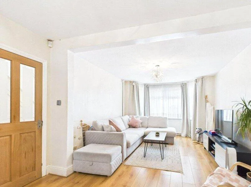 3 bedroom semi-detached house for rent