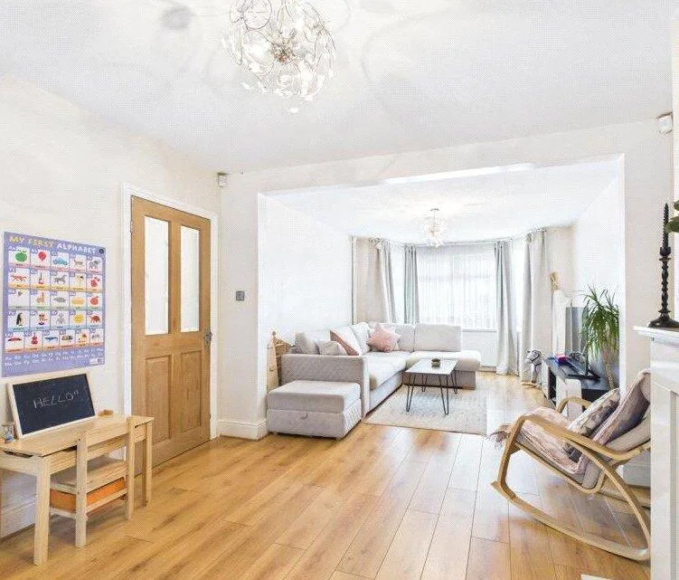 3 bedroom semi-detached house for rent