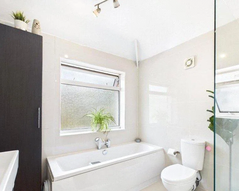 3 bedroom semi-detached house for rent