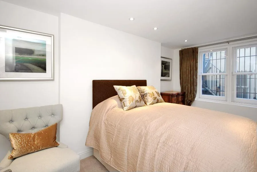 5 bedroom terraced house for rent