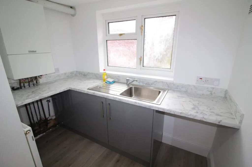 3 bedroom semi-detached house for rent