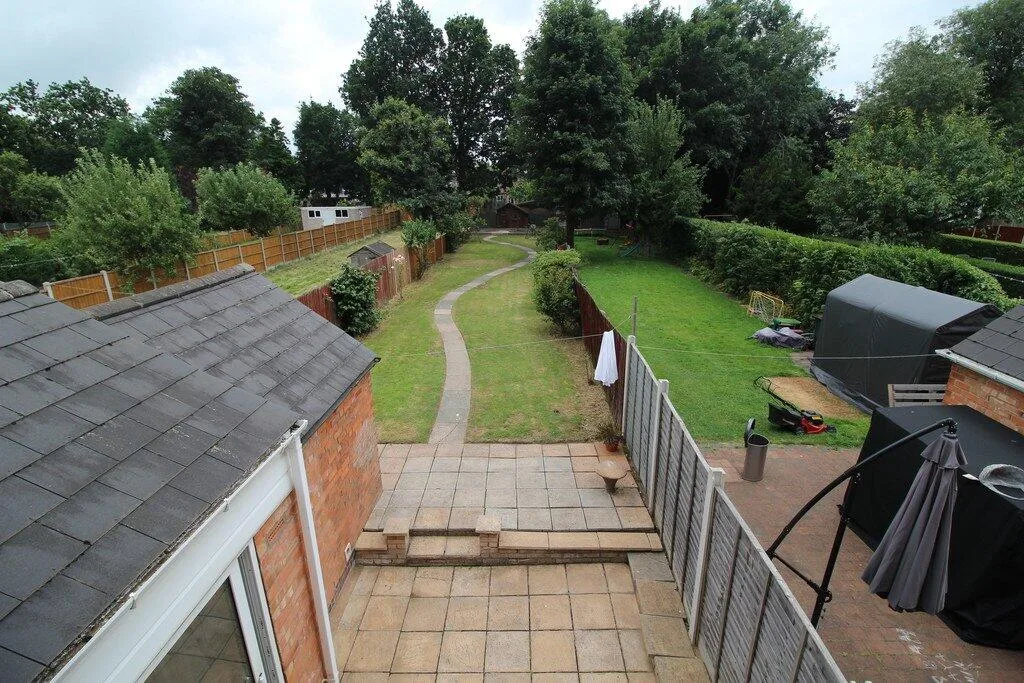 3 bedroom semi-detached house for rent