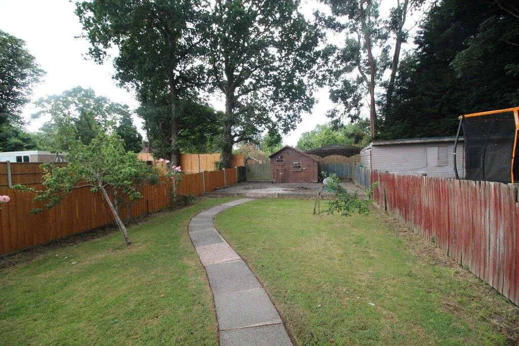 3 bedroom semi-detached house for rent