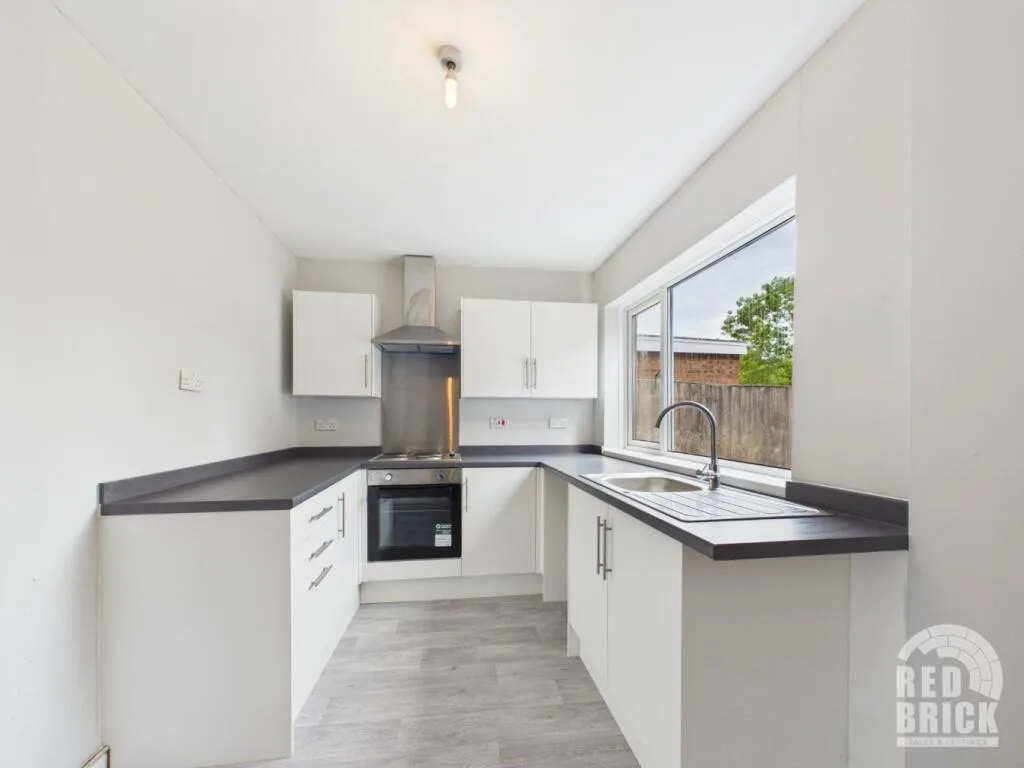 3 bedroom semi-detached house for rent