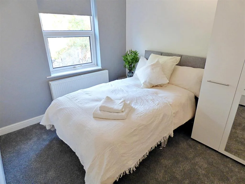1 bedroom house share for rent
