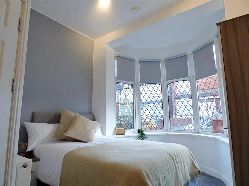 1 bedroom house share for rent