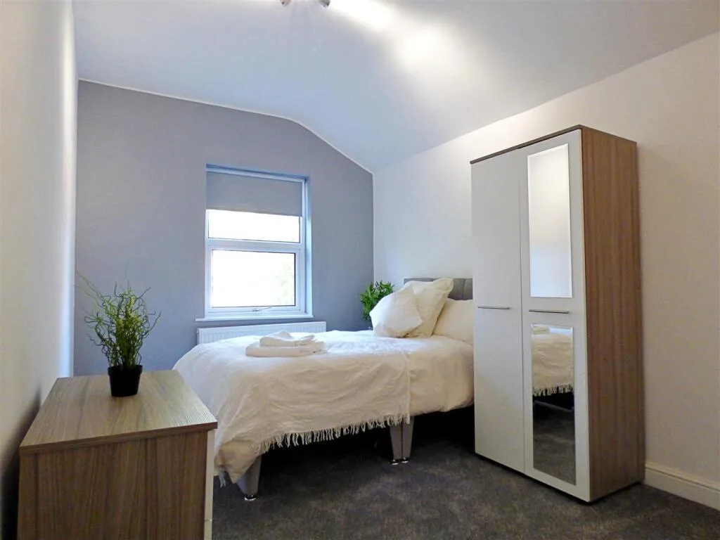 1 bedroom house share for rent
