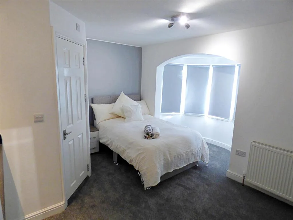 1 bedroom house share for rent