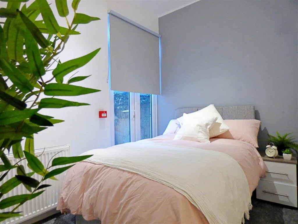 1 bedroom house share for rent