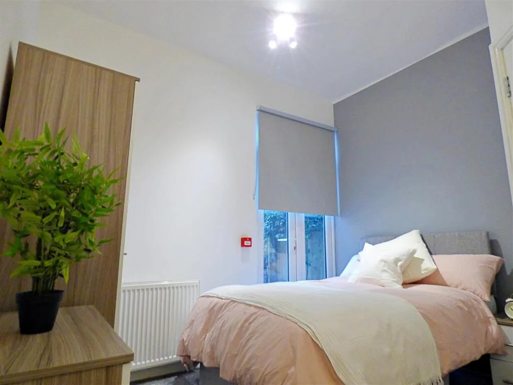 1 bedroom house share for rent
