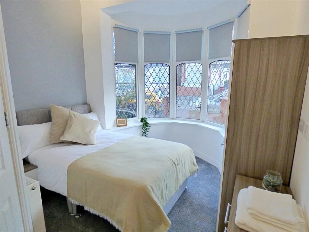 1 bedroom house share for rent