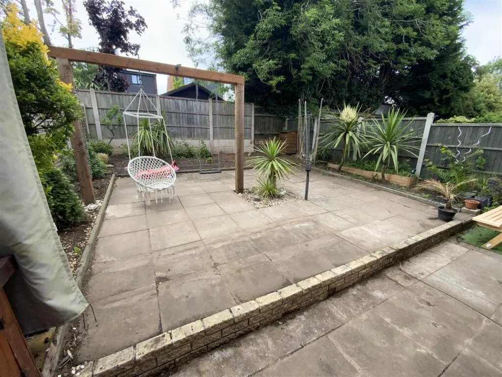 3 bedroom semi-detached house for rent